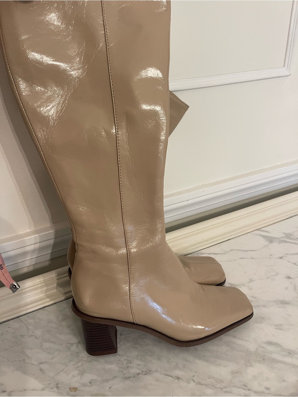 Women's Knee-High Patent Leather Block Heel Boots - Nude